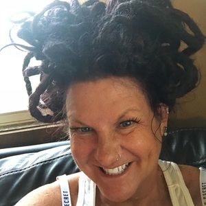 Meet your Posher, Dinah